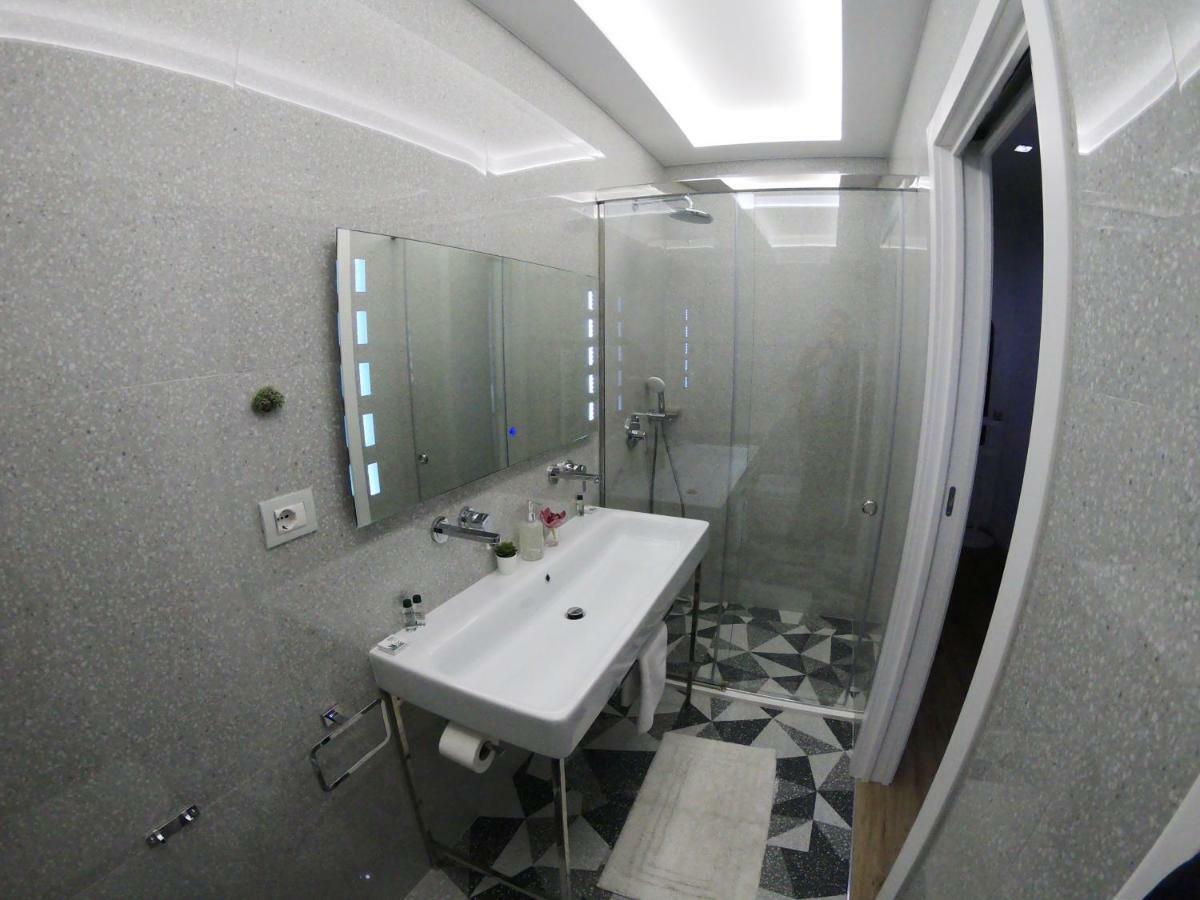 Tiranatop Suites 3 1000 Ft2 المظهر الخارجي الصورة