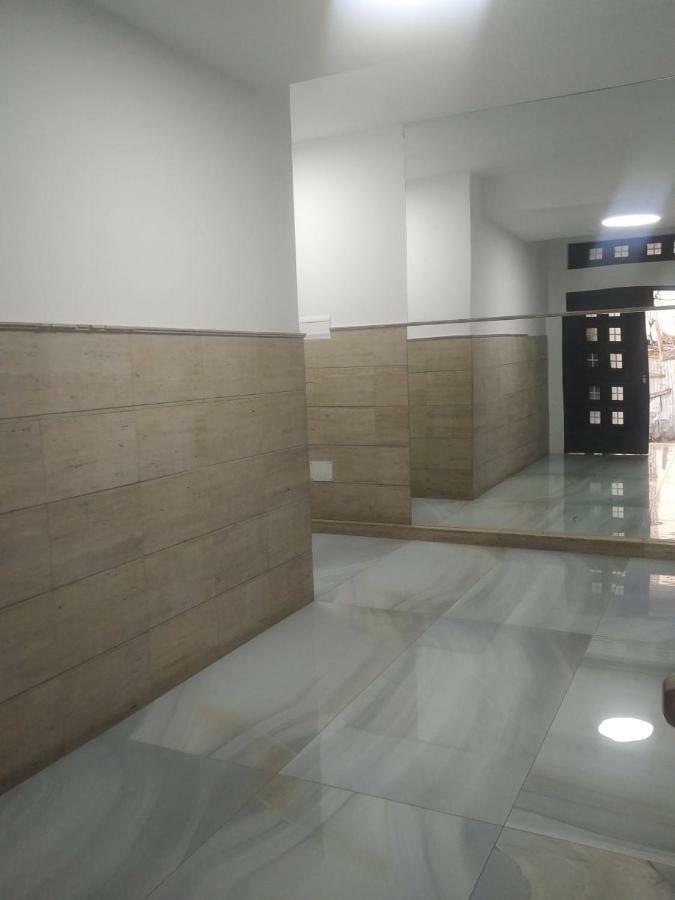 Tiranatop Suites 3 1000 Ft2 المظهر الخارجي الصورة