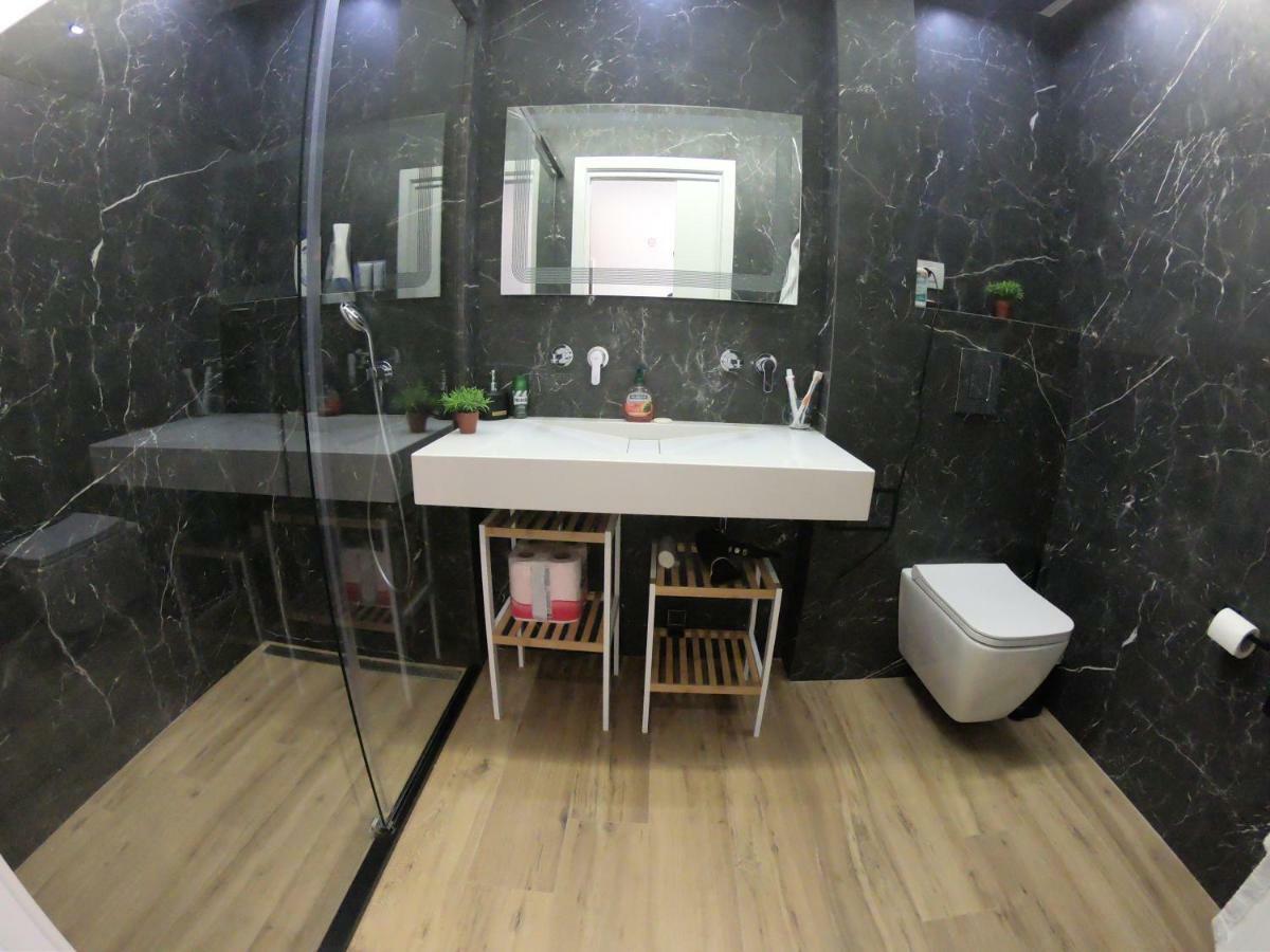 Tiranatop Suites 3 1000 Ft2 المظهر الخارجي الصورة