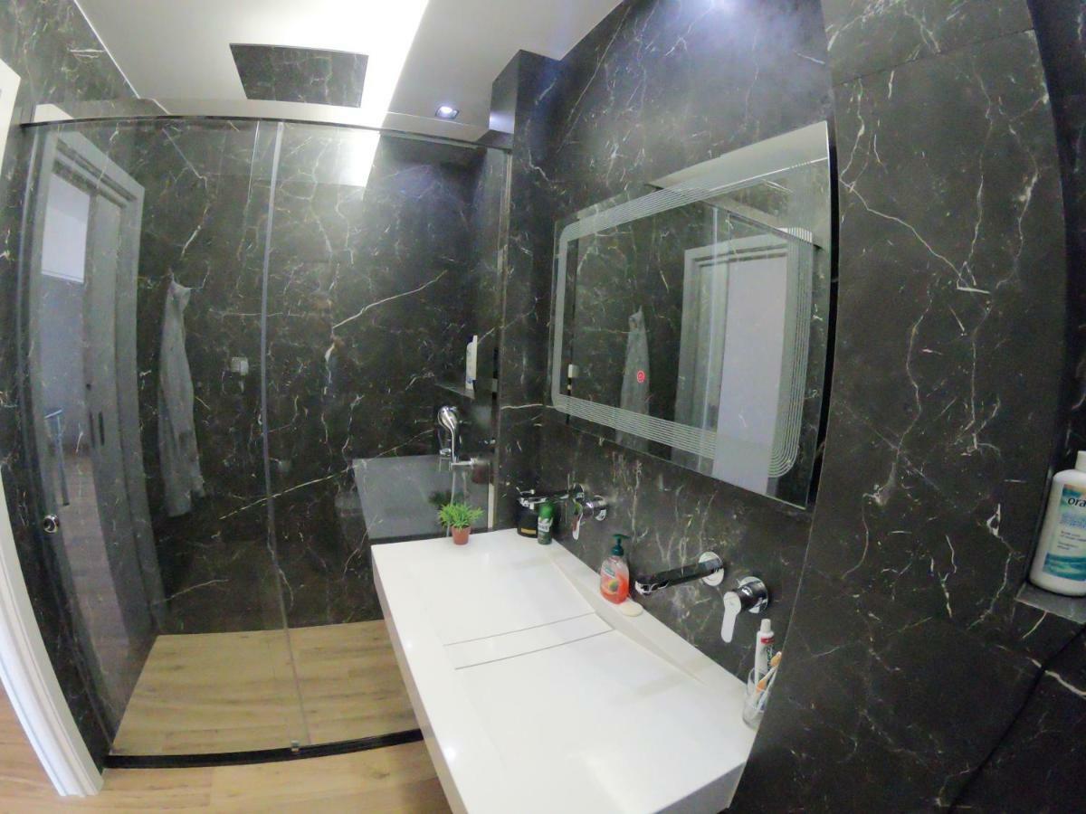 Tiranatop Suites 3 1000 Ft2 المظهر الخارجي الصورة